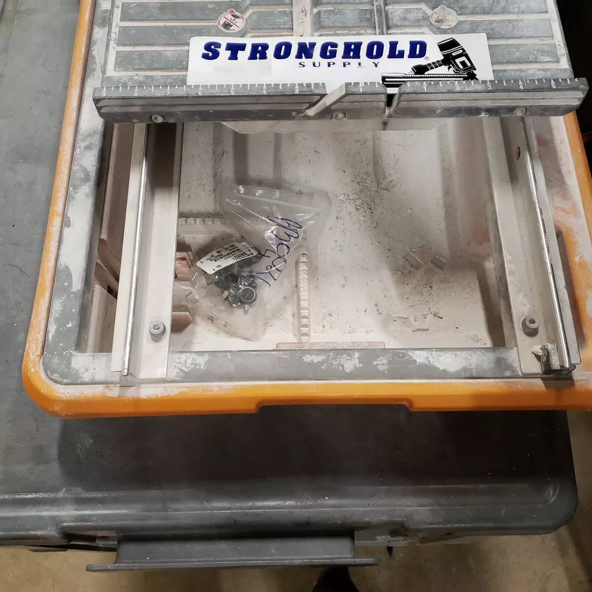 USED 513668001 BRUSH TUBE FOR RIDGID R4030 YOU ARE BUYING PART OF