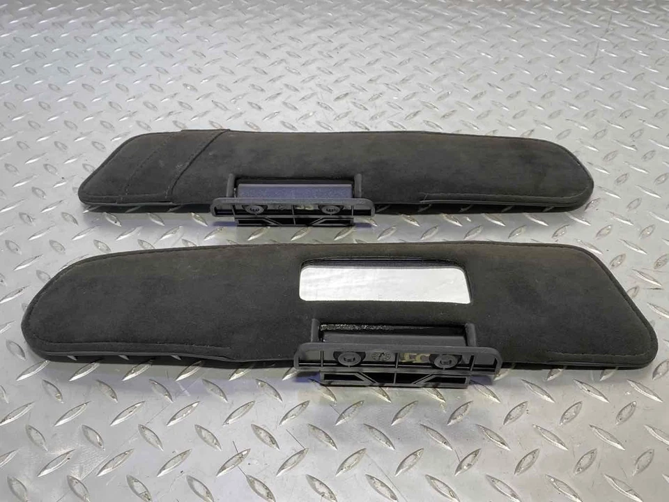 Par de parasoles de gamuza izquierda y derecha Ferrari California 12-14 (negro) Foto 3 de 4