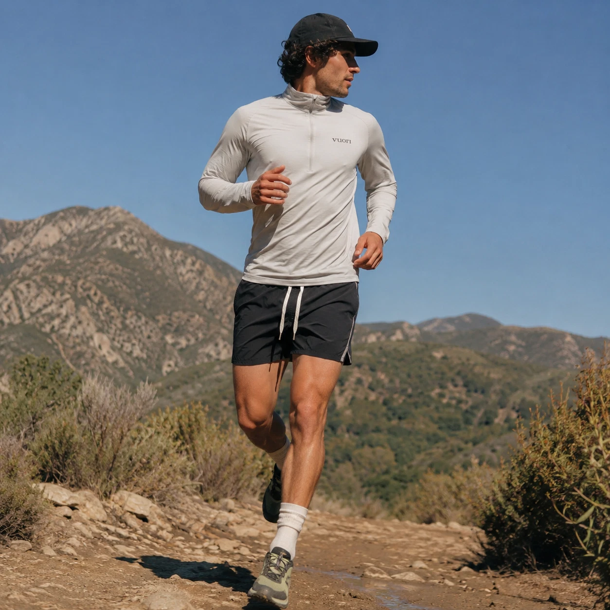 Vuori Mens Trail Short Sz S Black Gray Athletic Running Lined Drawstring