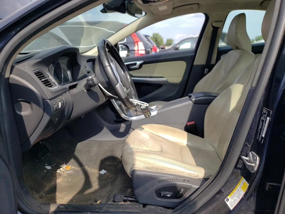 Used Front Center Interior Rear View Mirror fits: 2016 Volvo S60 automatic dimmi Foto 3 de 4