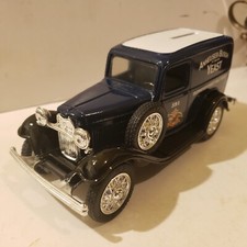 Anheuser Busch Ford 1932 Panel Delivery Panel Ertl 1:25 Scale DieCast Metal