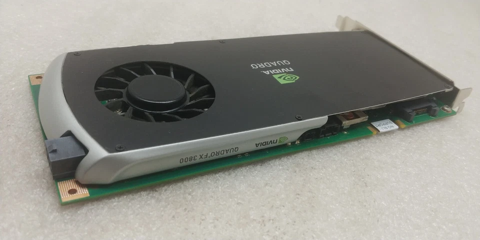 Tarjeta de video NVIDIA QUADRO FX 3800 1GB GDDR3 PCIE 2.0 X16 doble puerto de pantalla / DVI Foto 3 de 4