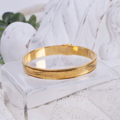 Vintage Monet Herringbone Chain Texture Gold Tone 8'' Bangle Bracelet