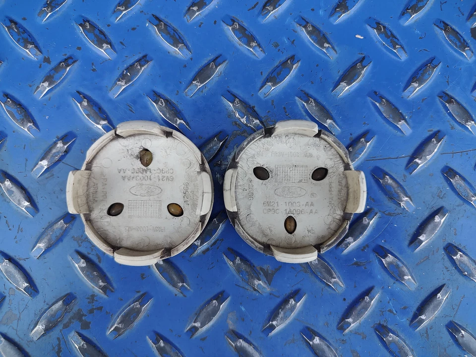 Tapacubos centrales para llantas Ford Mustang GT 2015-2023 FR3V-1003-A Foto 3 de 4