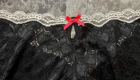 VICTORIA'S SECRET SEXY LITTLE THINGS L HEART LACE KEYHOLE RARE CHEEKY PANTIES