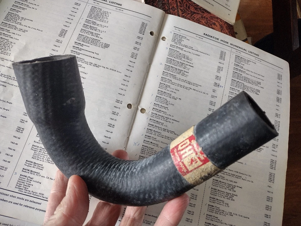 TOP / UPPER RADIATOR COOLANT HOSE - FITS: FORD CORTINA MK2 (1967-69) — 第 2/2 张图片