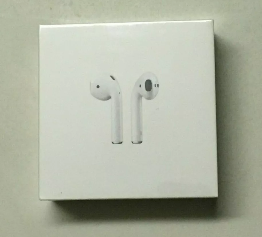 Apple AirPods 2nd Generation w/ Wireless Charging Case New