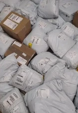 Pacchi smarriti e non reclamati Amazon/Ebay/vinted/poste Dimensioni Medie 8 Euro