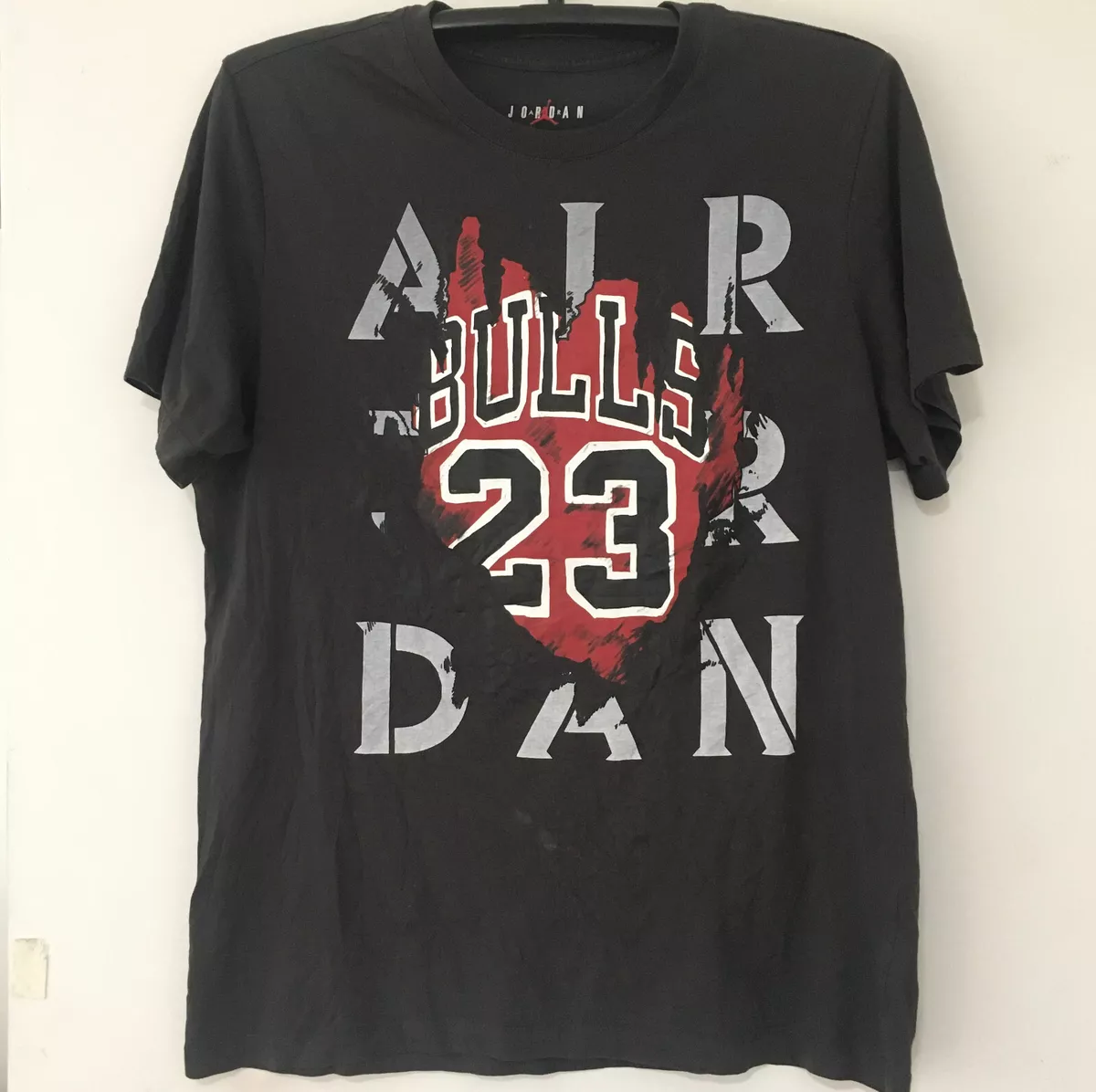 Air Jordan Chicago Bulls 23 Michael Jordan Men’s T-Shirt Black Size Large