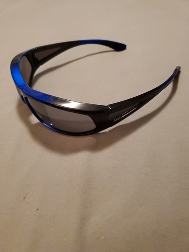 Occhiali da sole EYEWEAR GVZ87+ montatura blu made in Taiwan - Foto 3 di 12