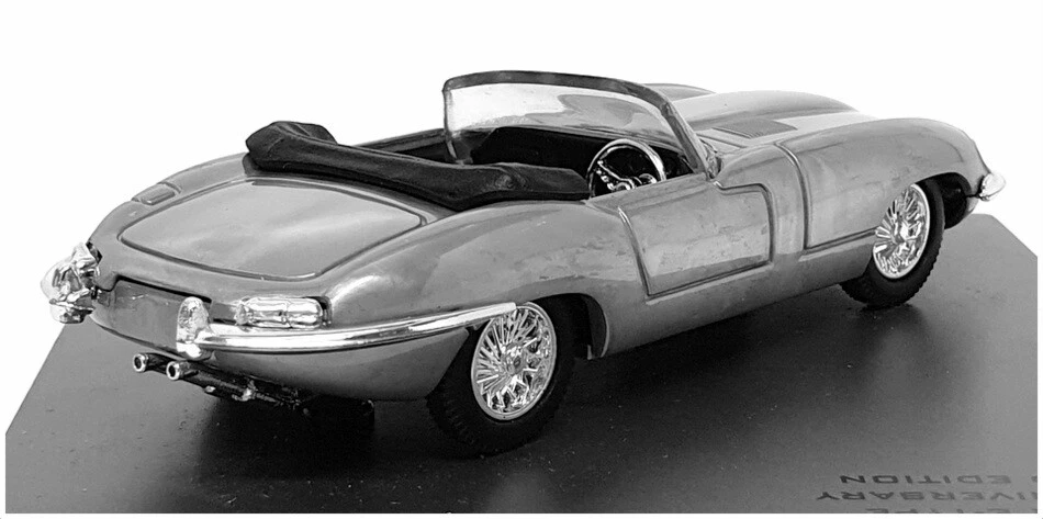 Corgi Precision Cast Classics 1/43 Scale G50071 - Jaguar E-Type - Image 2 of 4