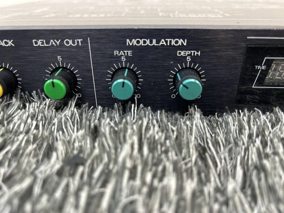 Roland SDE-1000 Digital Delay Rack Effect Processor Good GP - Image 4 of 4