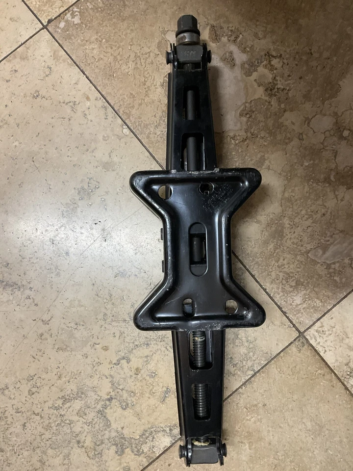 Macaco de pneu Chevrolet Impala 2002-2012 fabricante de equipamento original - Imagem 3 de 4