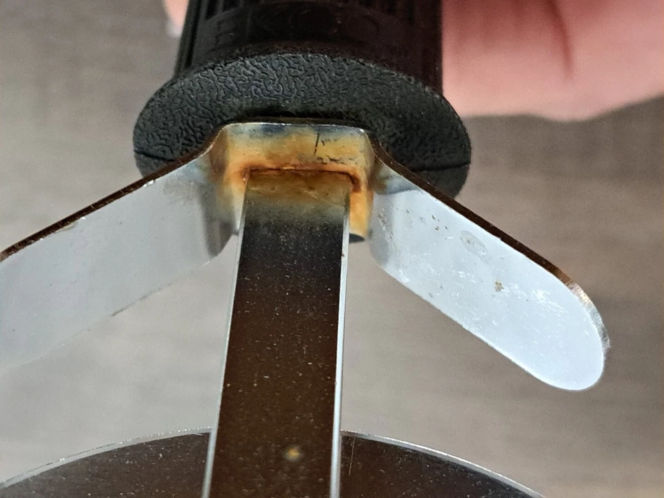 De Colección Ekco Mango Negro 13" L Colador Tamiz 6" Cesta, Cortador de Pizza, Tenedor de Carne Foto 4 de 4