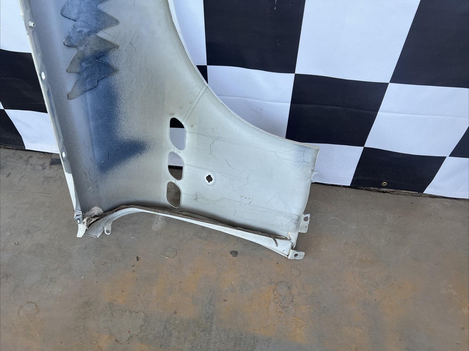 2003 2004 05 06 07 08 09 10 2011 2012 Maserati Quattroporte Left Fender Used Oem