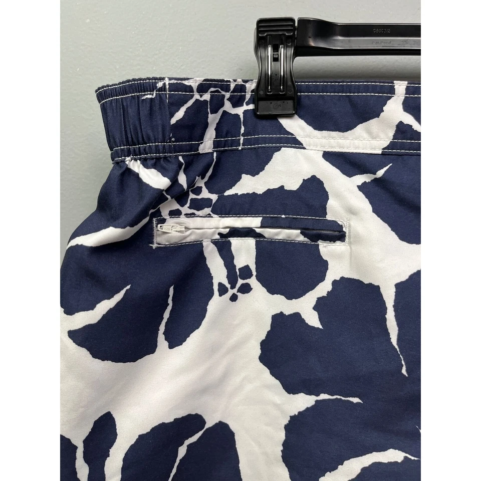Breakwater men's XL hawaiian swim trunks XL Blue/White - Image 2 of 4