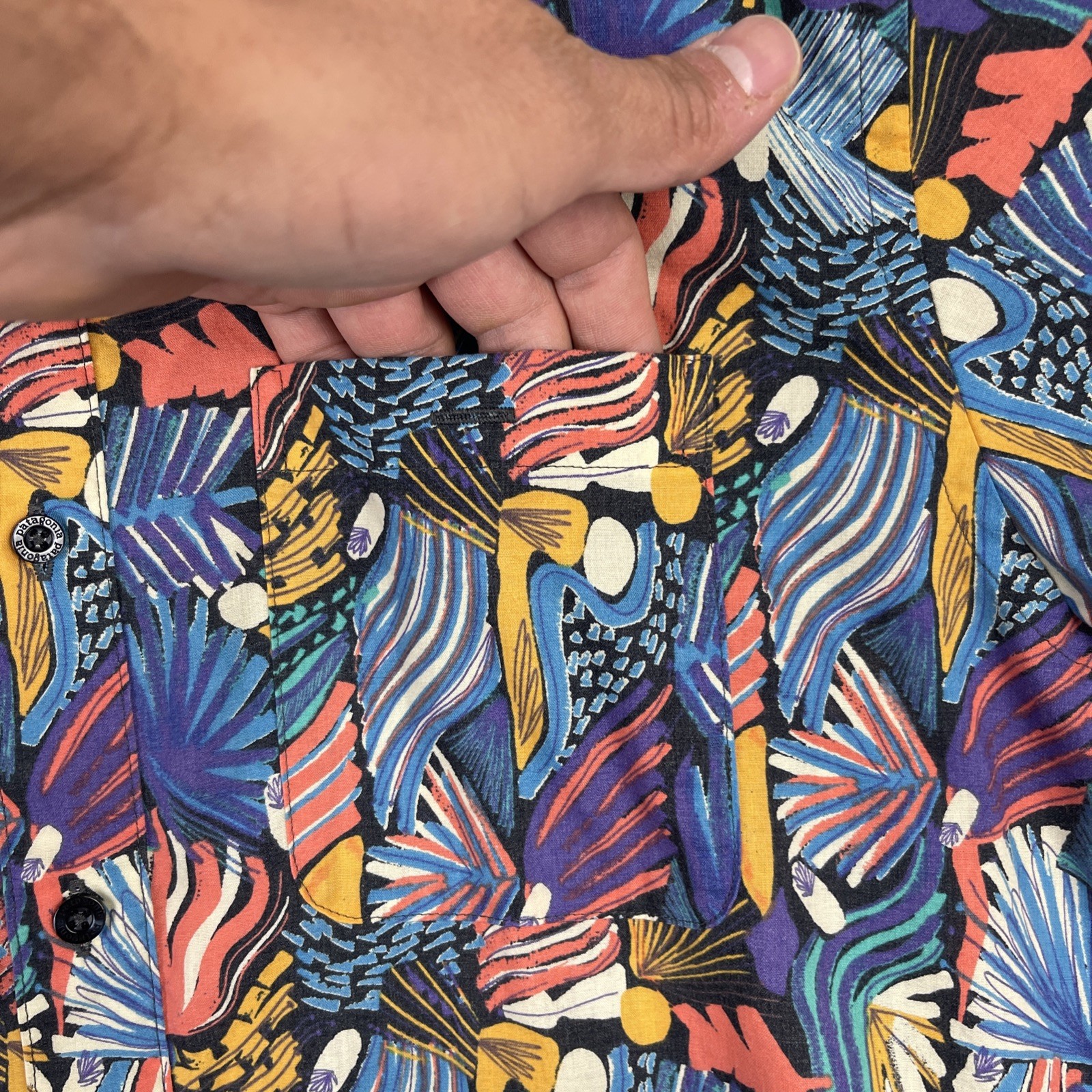 Patagonia Shirt Mens Medium Floral Button Up Short Sleeve Hawaiian Colorful thumbnail 4