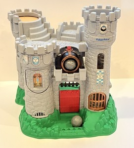 Vintage 1994 Fisher-Price Great Adventures Castle Playset Toy 7110 w/Accessories