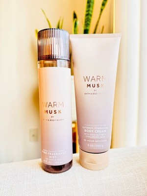 BATH AND BODY WORKS FINE FRAGRANCE MIST AND HYDRATION BODY CREAM SET- BRAND NEW