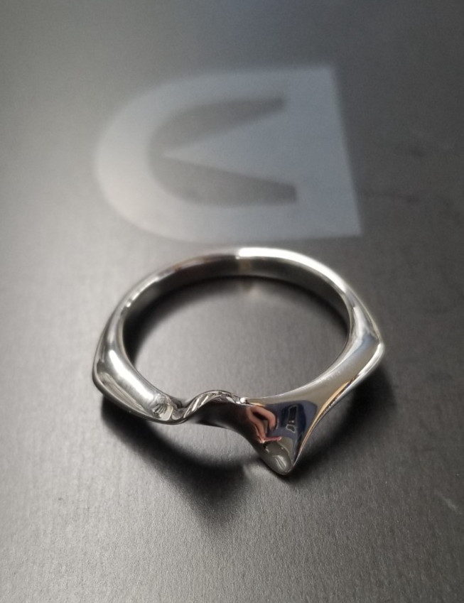 Defender Ring Wave Ring sz 9 - image 1