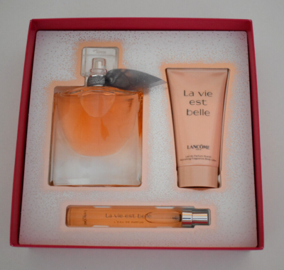 未使用品 LANCOME（ランコム）La Vie Est Belleのセット Lancome La vie est Belle 3PC Gift Set 3.4oz edp+0.135 oz edp
