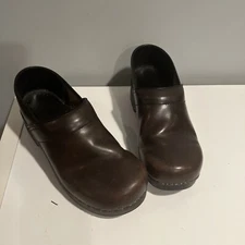 Dansko Professional Women’s Brown Leather Classic Clogs Size 42 EU / 11.5-12 US