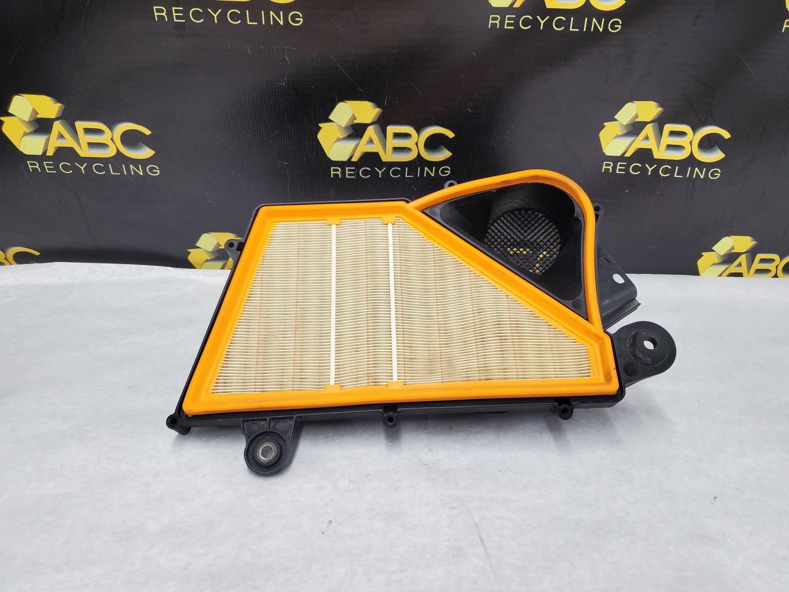 2007 Bentley Flying Spur Lower Air Intake Filter Housing Set Left Right OEM 2007