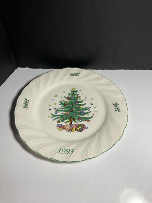 1993 NIKKO Happy Holidays Christmas Plate Holiday Spirit