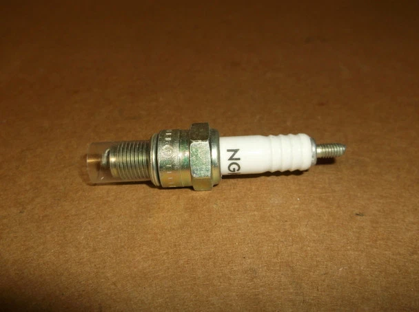 Paquete de 4 bujías NGK C-9H para motocicleta Honda Trail 70 CM-200T XL-100S XR-100 Foto 2 de 4