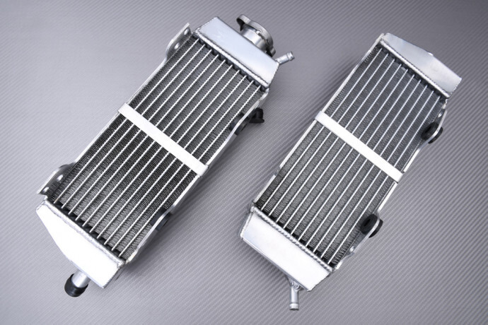 Radiateurs eau AVDB racing pour remplacer un système de refroidissement endommagé sur Suzuki RMX 250
