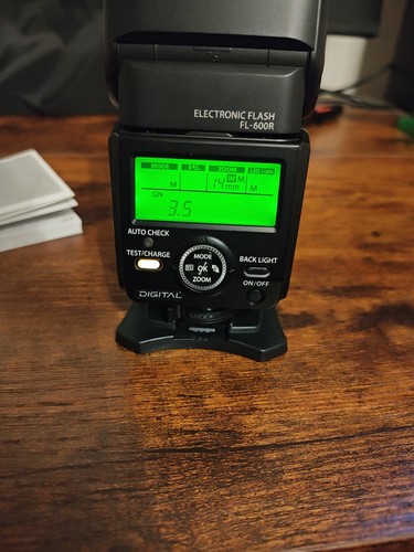 Olympus FL-600R Wireless Flash - Picture 4 of 7