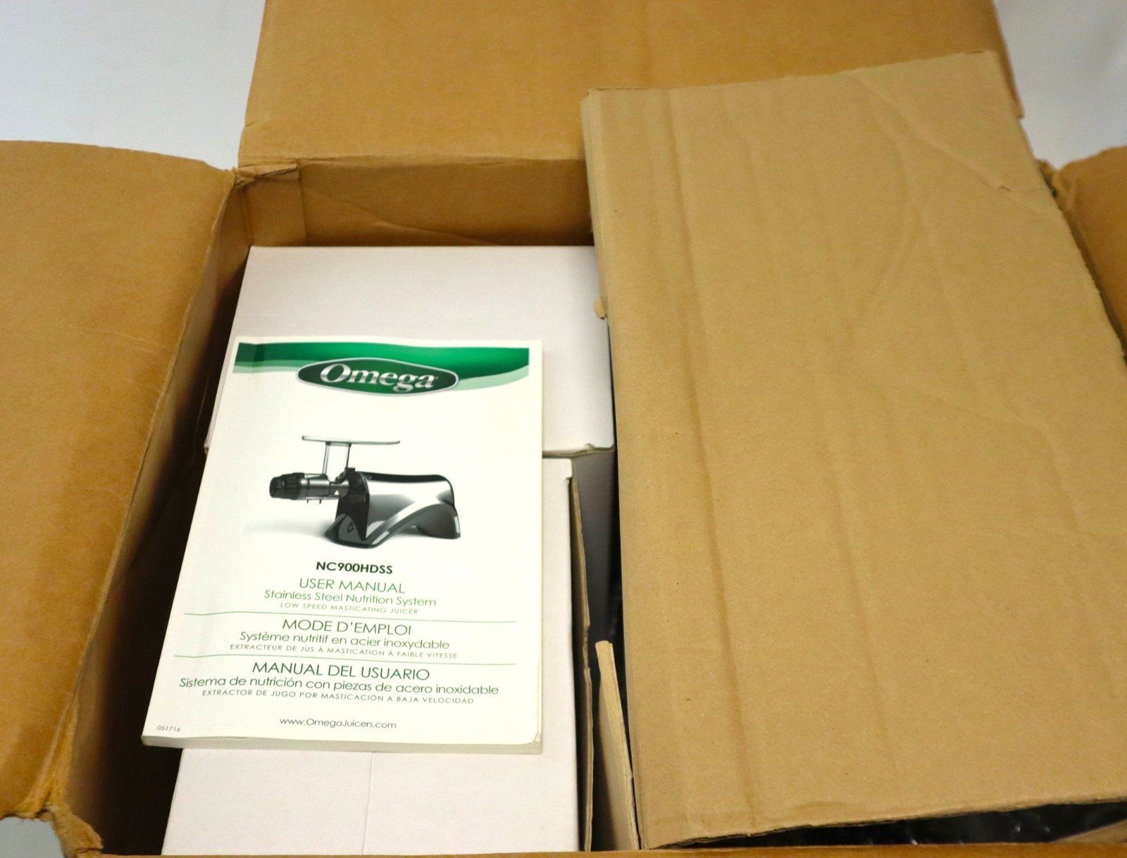 Omega Horizontal Low Speed Masticating Fruit and Vegetable Juicer NC900HDSS