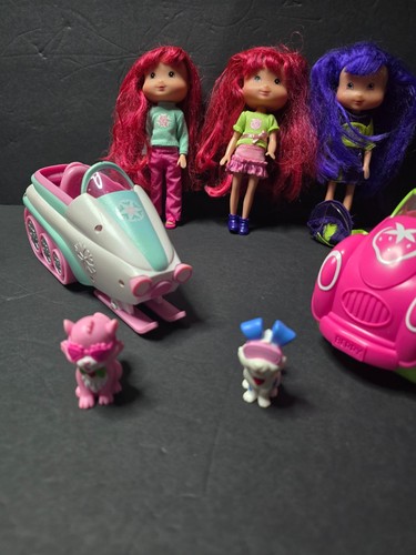 Strawberry Shortcake 3Doll Lot  Cars Berry Bitty Dolls Vehicles Accessories
