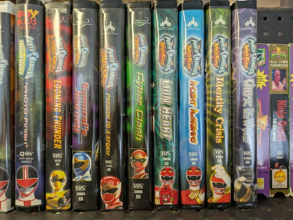 Lot of 49 Different MIGHTY MORPHIN POWER RANGERS VHS Tapes Foto 3 de 4