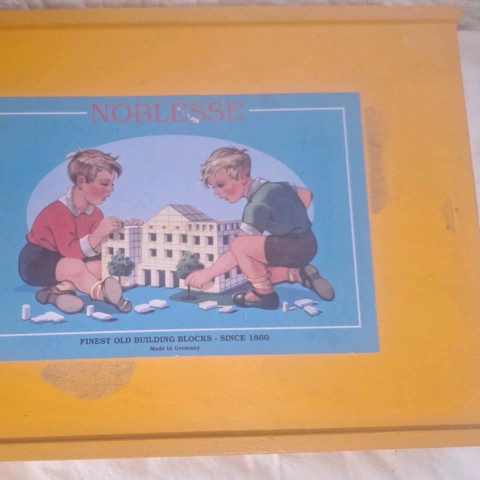 Noblesse Classic Box of 82 Wooden Bricks Building Blocks Made in Germany - Image 3 of 4