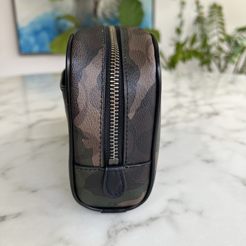 COACH OVERNIGHT TRAVEL KIT IN SIGNATURE CAMO COATED CANVAS & LEATHER F12008 - Picture 3 of 11