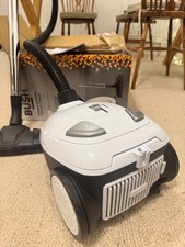 Bush 700W Bagged Cylinder Vacuum Cleaner - White