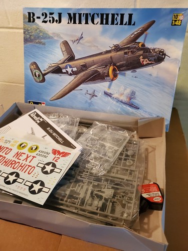 Revell Model B-25J Mitchell WWII Bomber Plane 1:48 Scale Skill 2 New - Picture 1 of 11