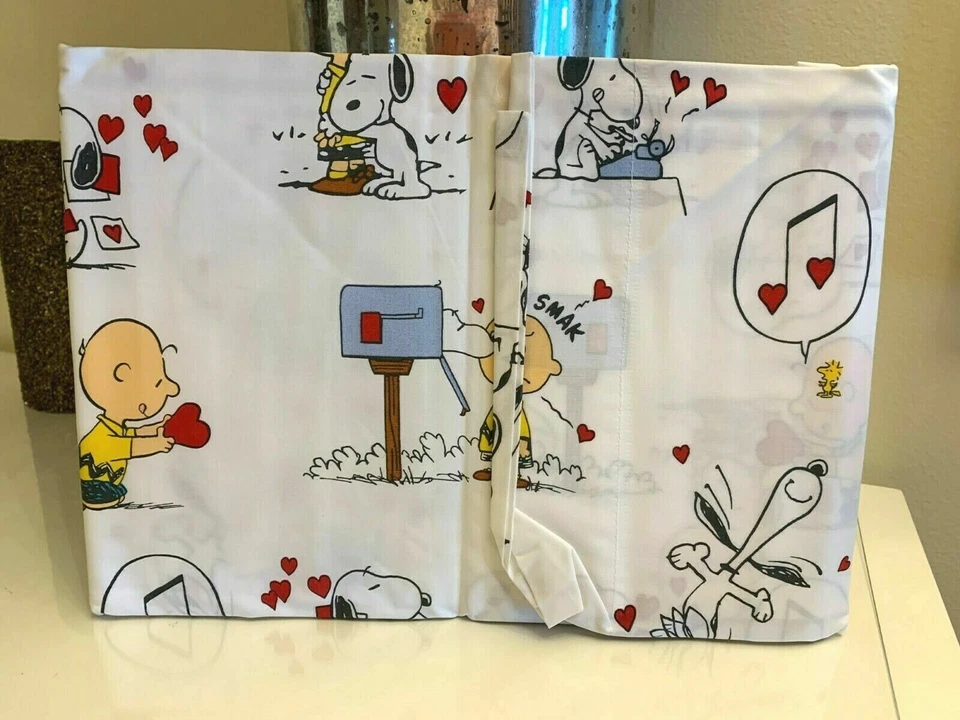 Juego de sábanas dobles Snoopy Pottery Barn Holiday Birthday Peanuts corazón Disney, Foto 3 de 4