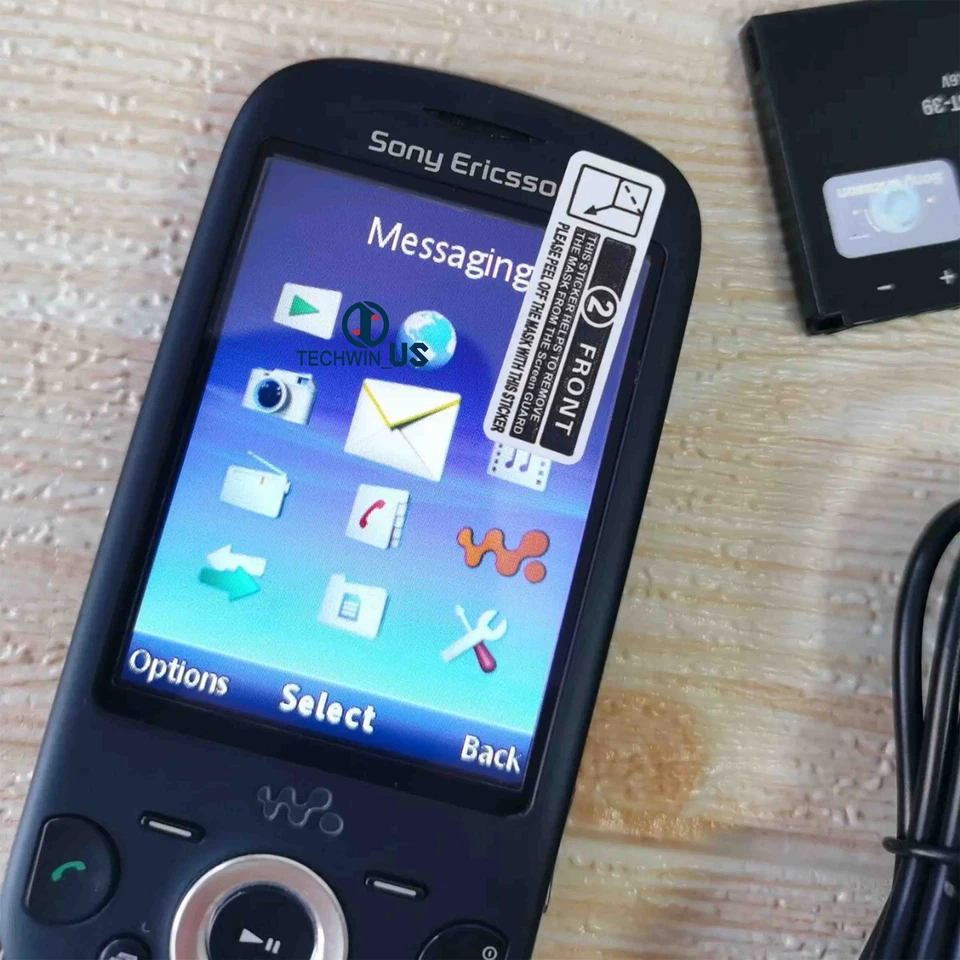 Unlocked Original Sony Ericsson W20 2.6 inches 3.15MP Cellphone 3G Feature phone - Image 3 of 4