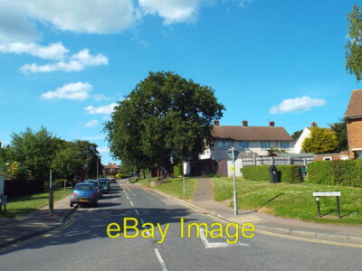 Photo 6x4 Centre Drive, Epping Centre Drive is a residential road in Eppi c2015