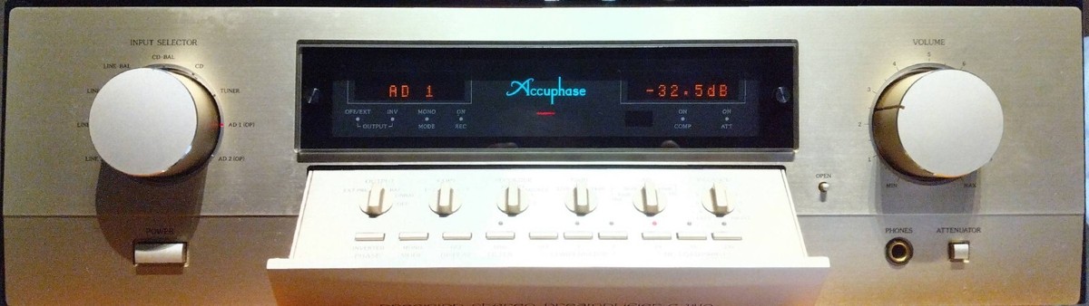 Accuphase C-2810 Pre Amplifier AC100V with Phono Equalizer AD-2810