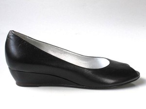 white small wedge shoes