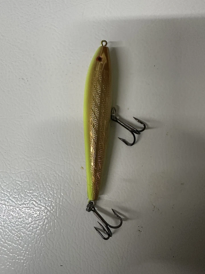 RARE Rebel Jumpin Minnow 4.5” - Image 3 of 3