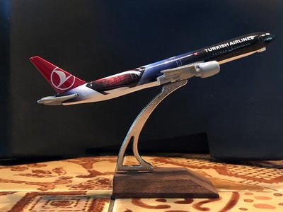 Batman v Superman Turkish Airlines B777-300ER Model Plane w/Display Box READ