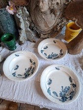 2 Assiettes plates et 1 creuse