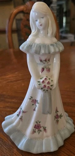 Fenton bridesmaid figurine HP S. Schnerberger #20/2500