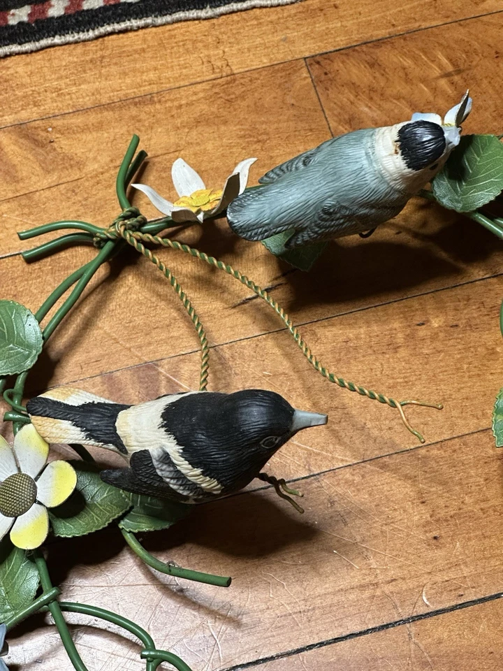 WALL HANGING TOLE WARE Metal WREATH BIRDS FLOWERS Sculpture - Image 3 of 4