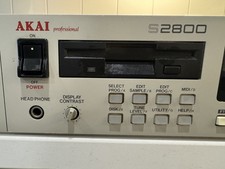 AKAI Professional S2800 MIDI Stereo Digital Sampler