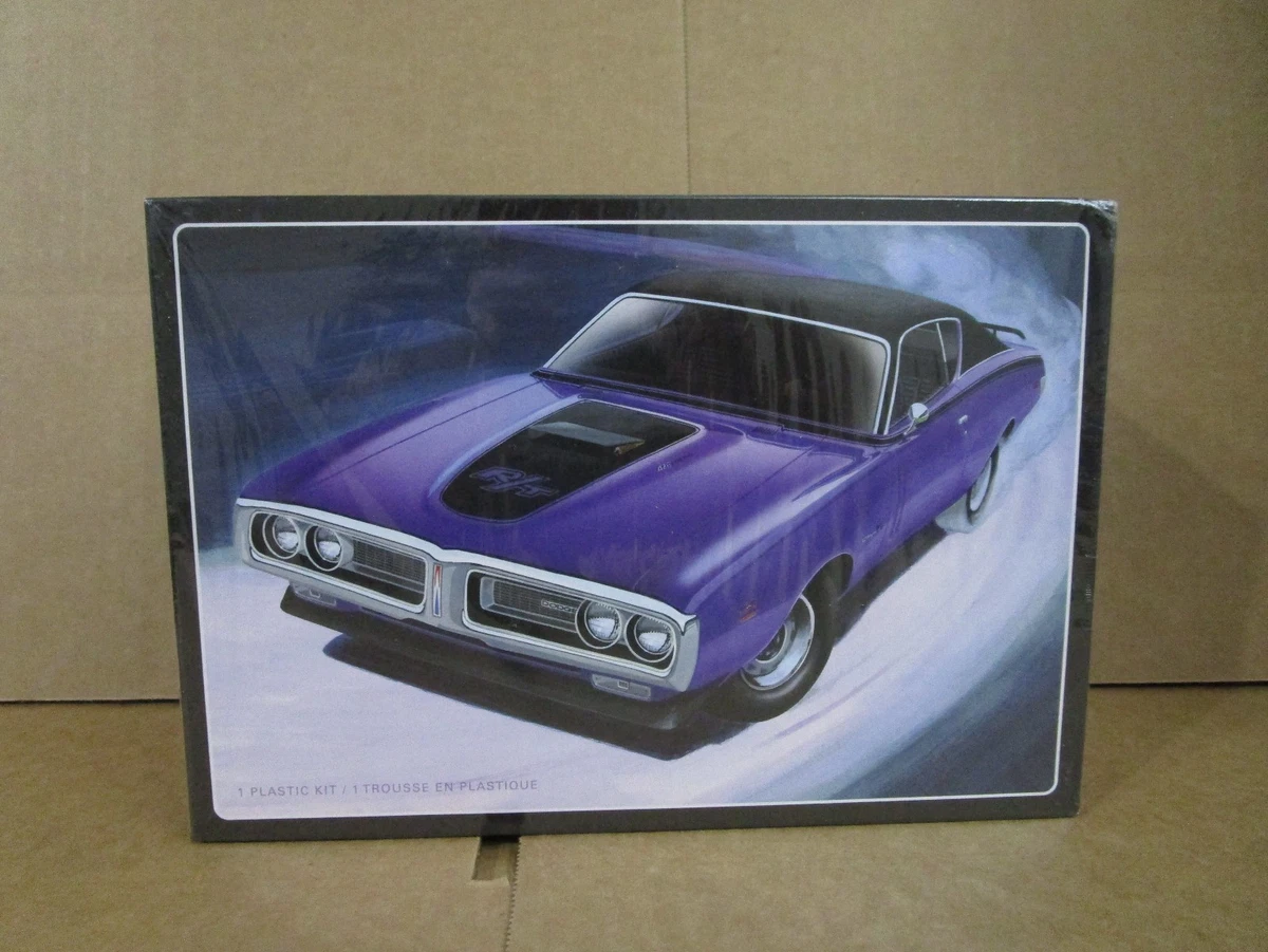 AMT 1232 Amt 1969 Dodge Charger Daytona 1/25 AMT 1232 Amt 1969 Dodge Charger Daytona 1/25